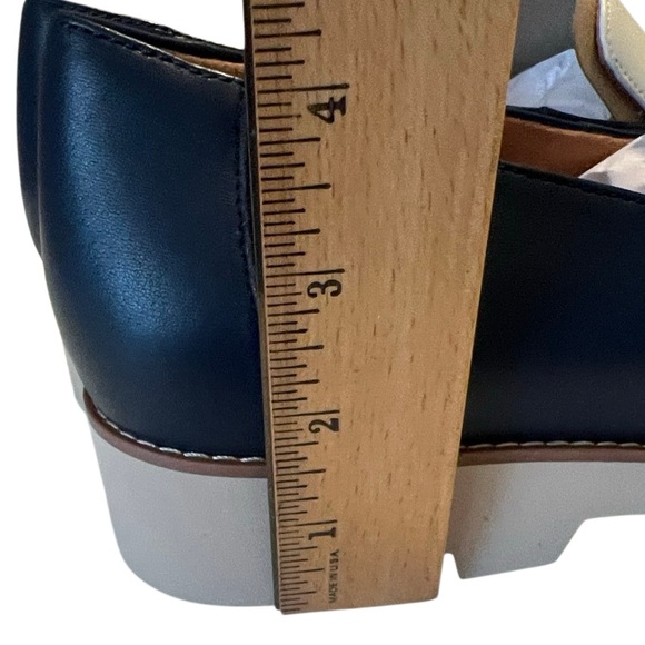 Vionic Kensley Navy and Cream Leather Color Block Loafers Size 12 NIB - Picture 8 of 9